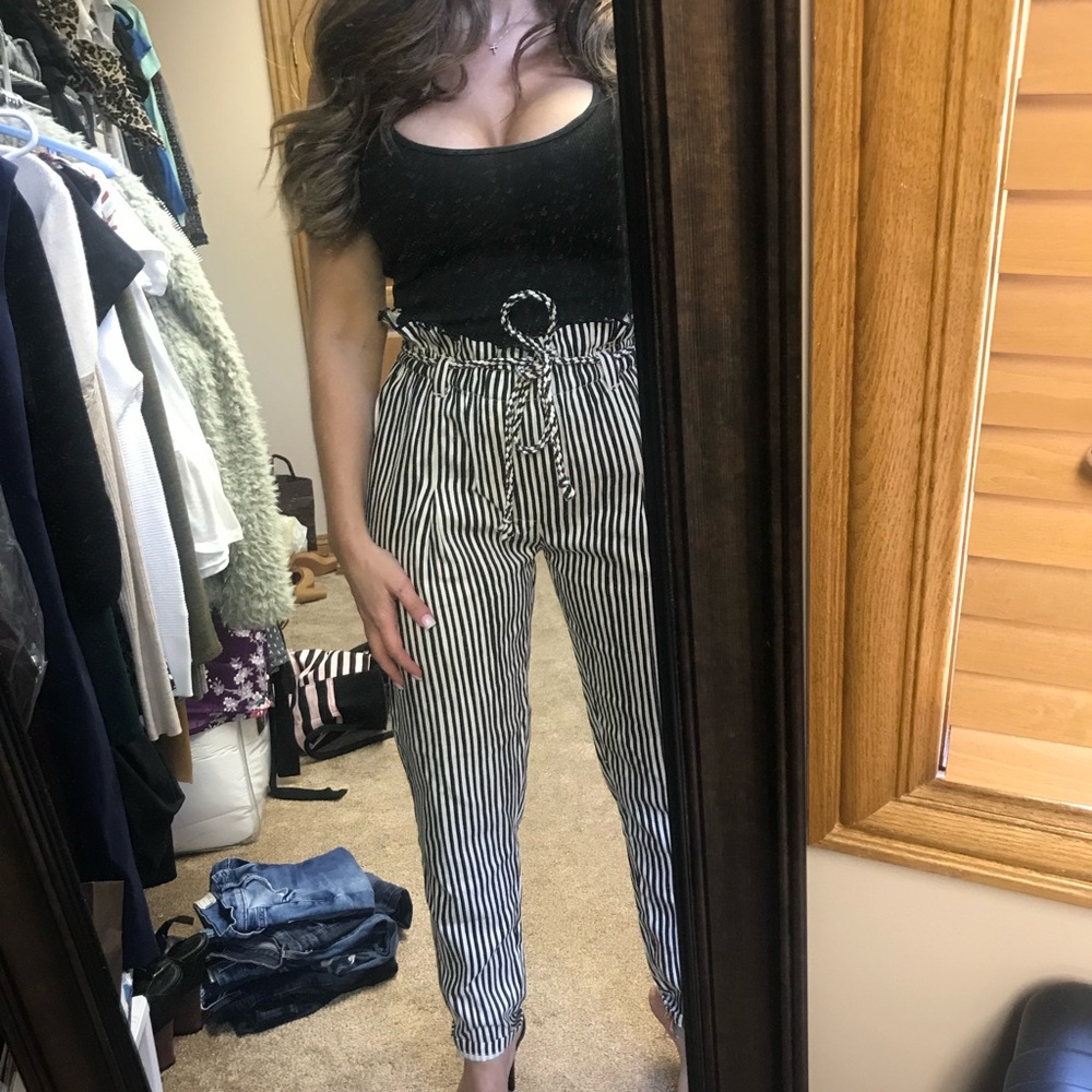 Women’s billabong drawstring pants. Black and white striped.